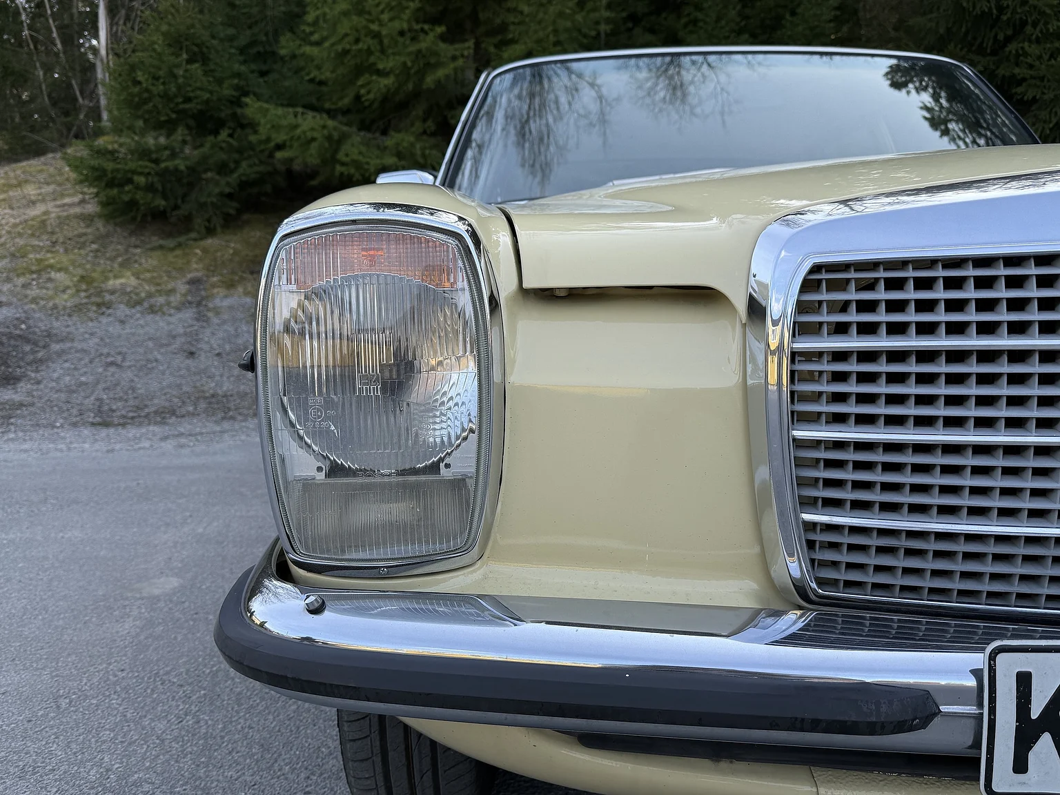 Aussenfoto 1974 Mercedes-Benz 230 Automatic (11)
