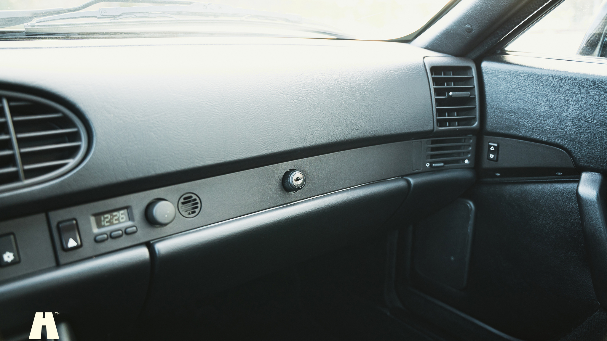 Innenraumfoto von 1990 Porsche 944 S2 (35)