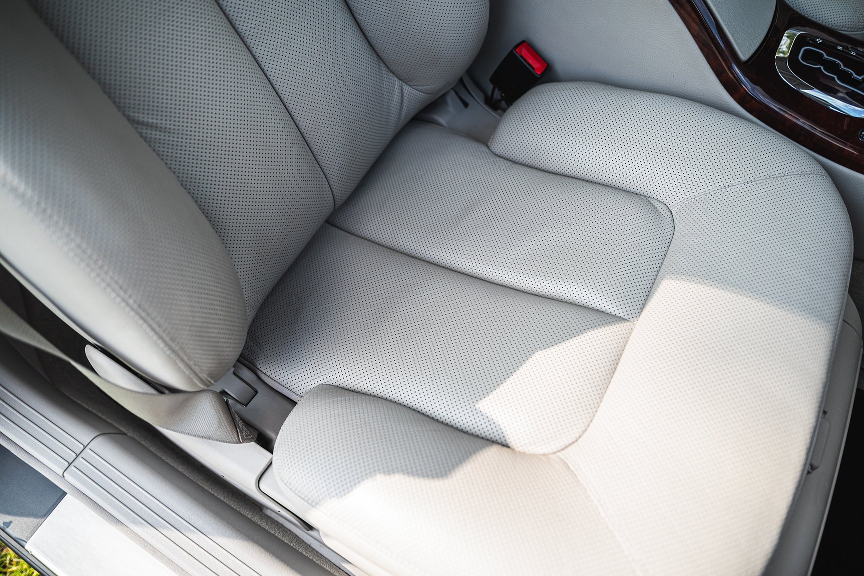 Interior image of 2000 Mercedes-Benz CL 500