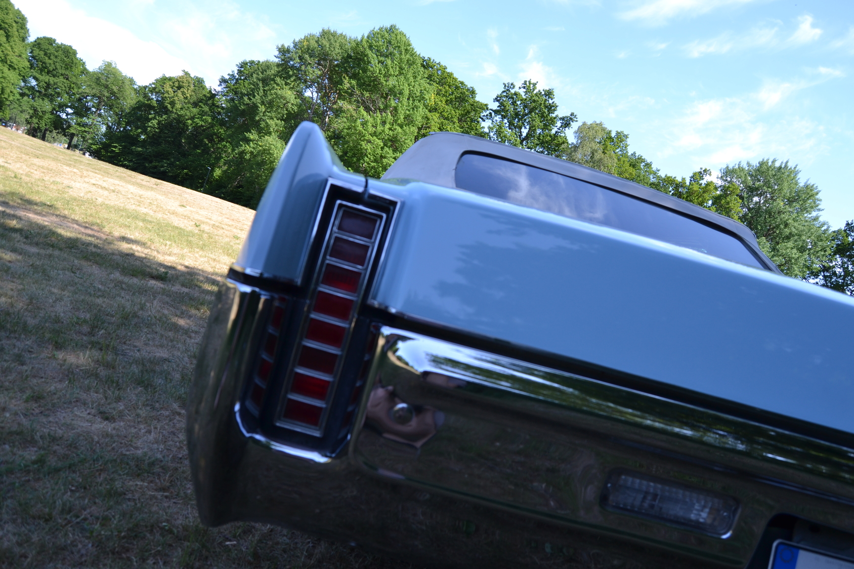 Exterior image of 1970 Oldsmobile Ninety eight Convertible (15)