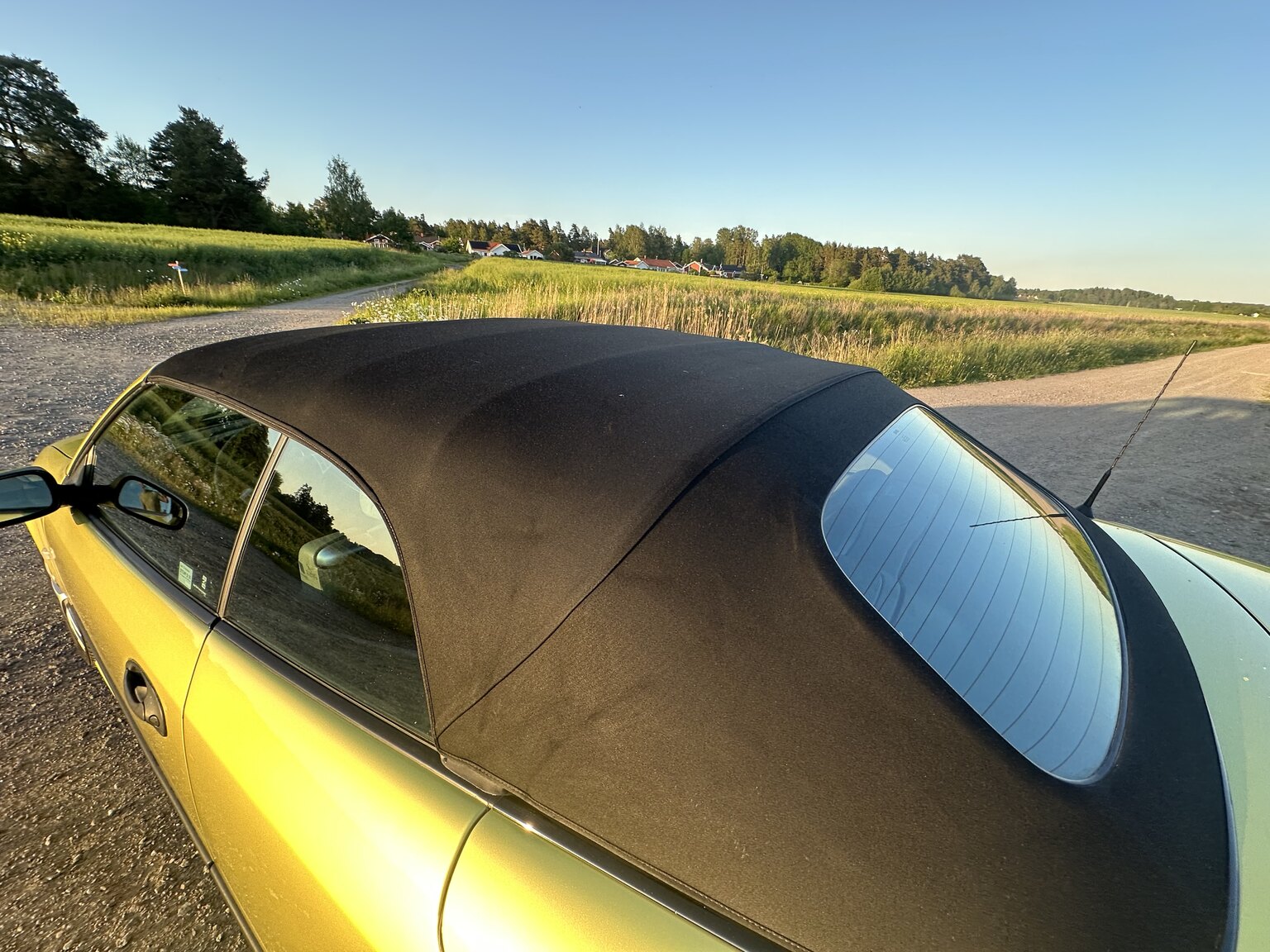 Exterior image of 2004 SAAB 9.3 Aero Convertible 2.0T