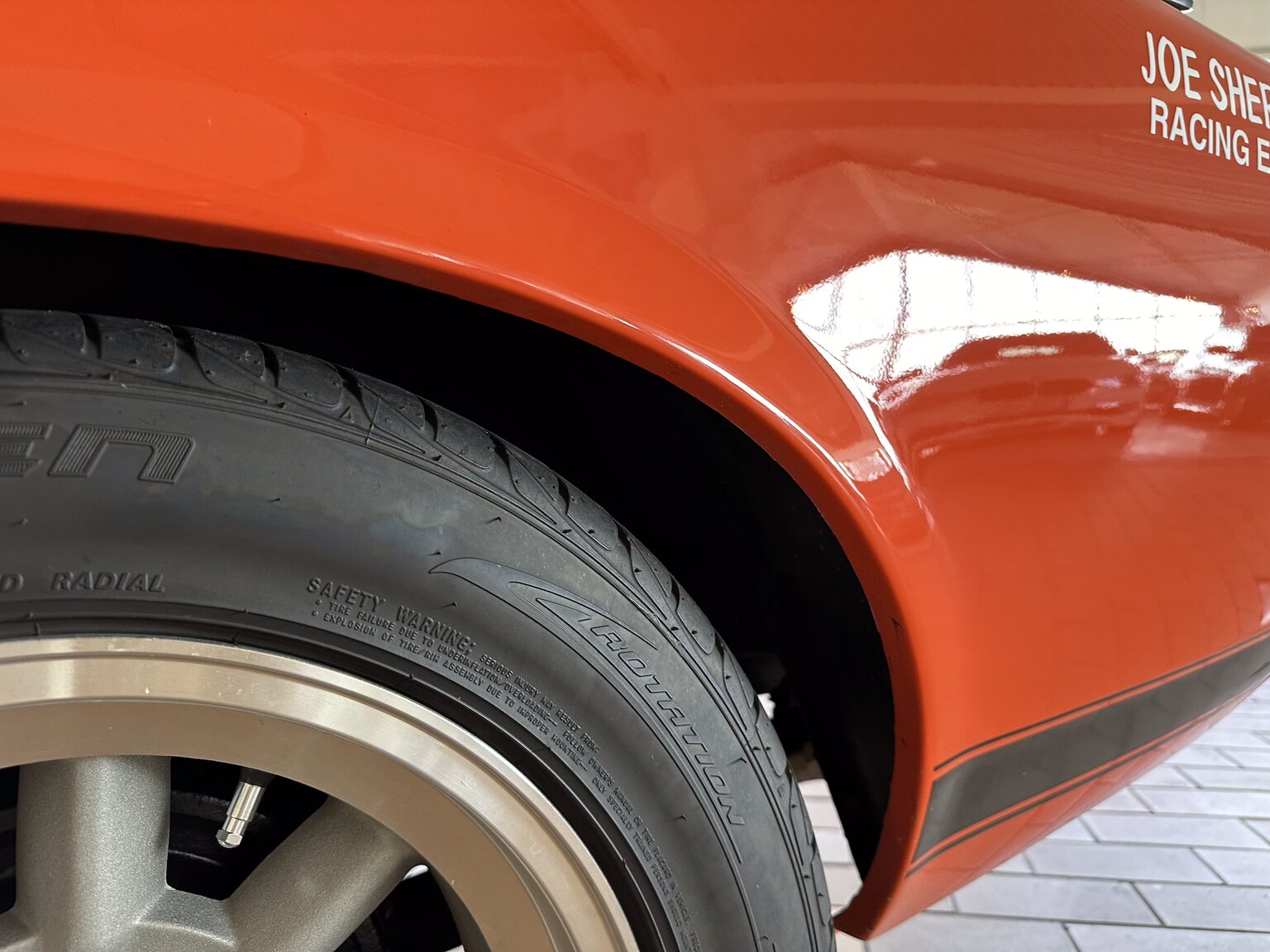 Exteriörbild på 1969 Ford Mustang Fastback Boss Race Car