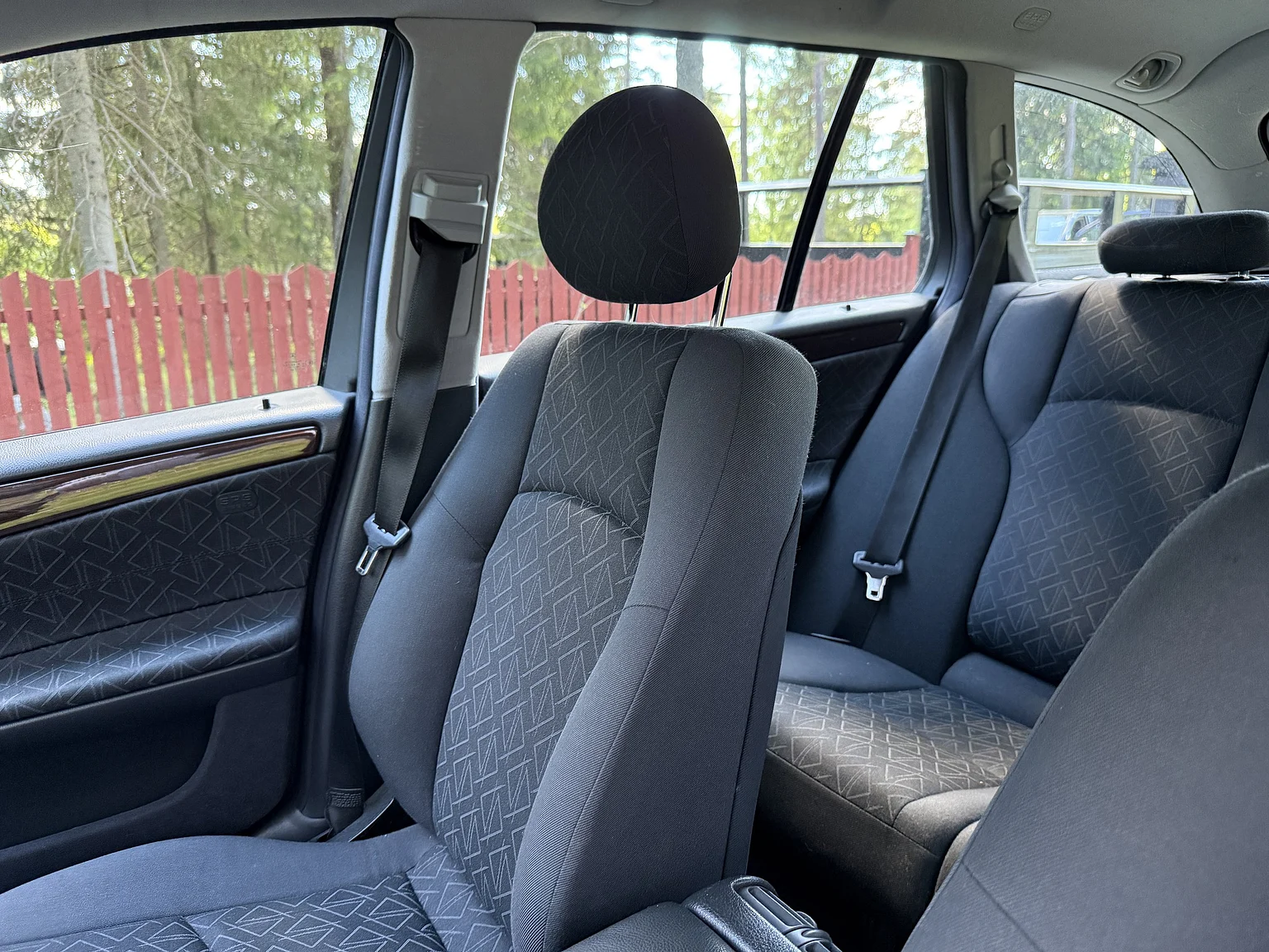 Innenraumfoto von 2002 Mercedes-Benz C 320 T (20)