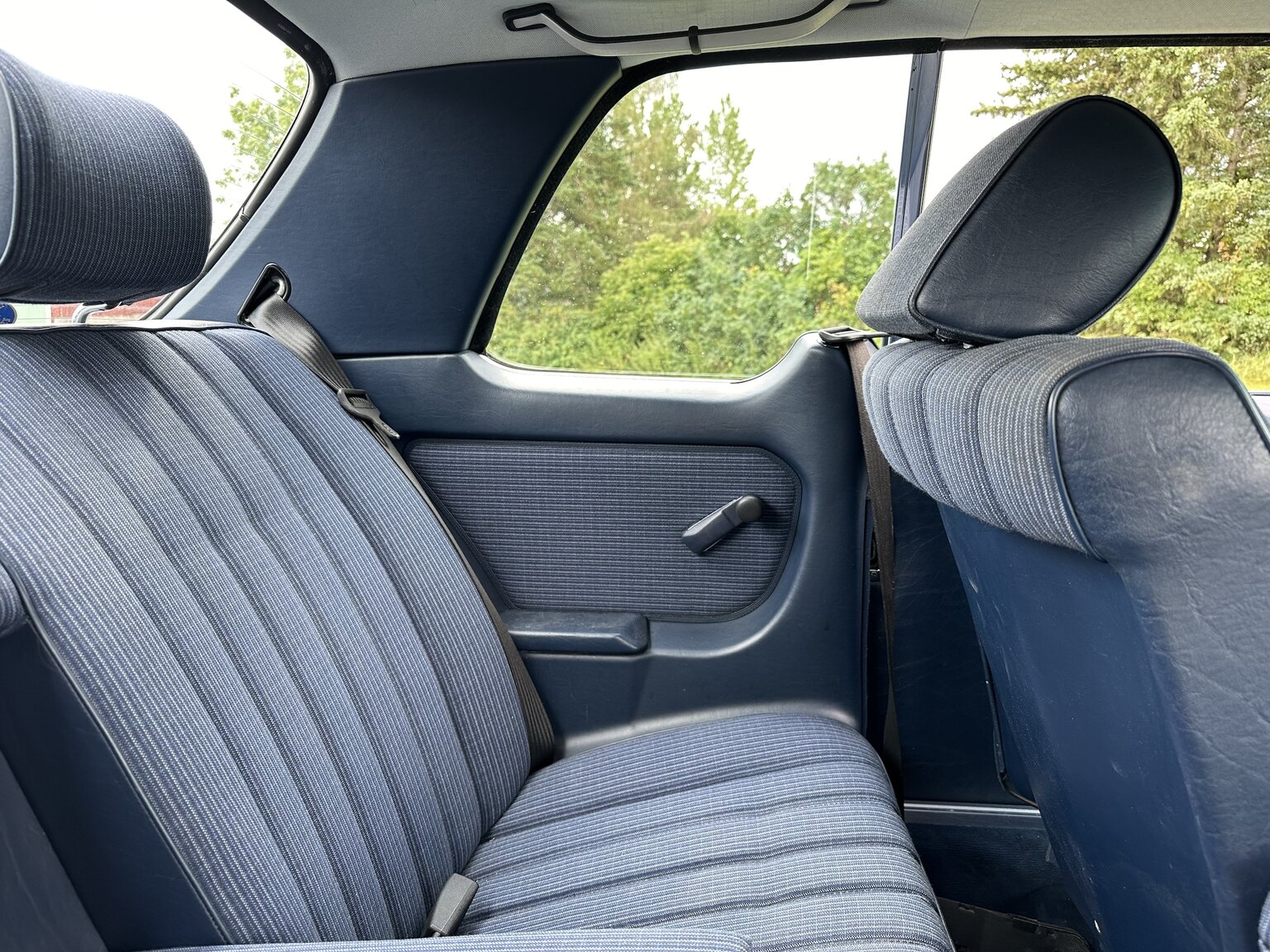Interior image of 1984 Mercedes-Benz 230 CE