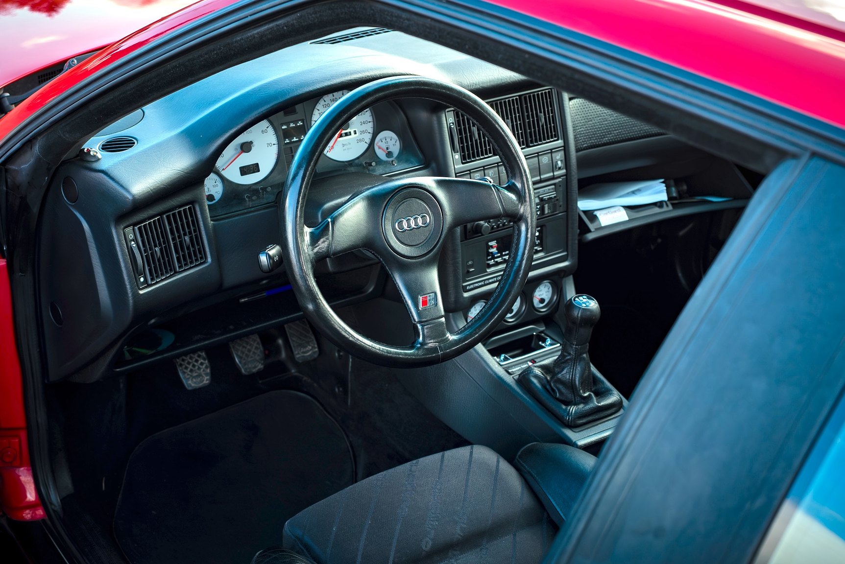 Innenraumfoto von 1992 Audi quattro S2 Abt C5