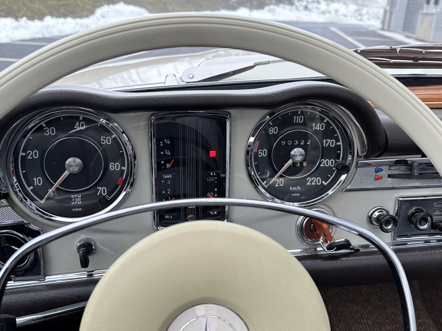 Interiörbild 1968 Mercedes Benz SL 280 Pagoda