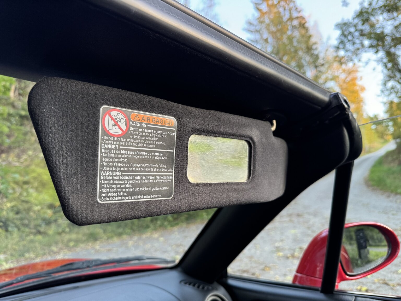 Innenraumfoto von 2004 Mazda MX-5