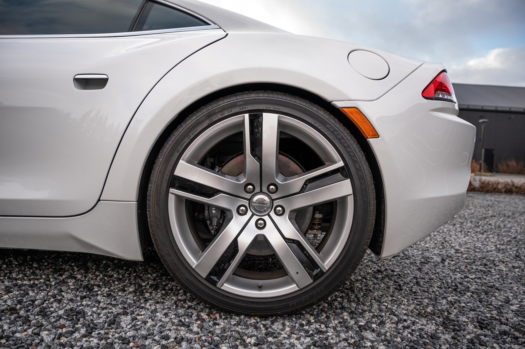 Exteriörbild på 2012 Fisker Karma ES