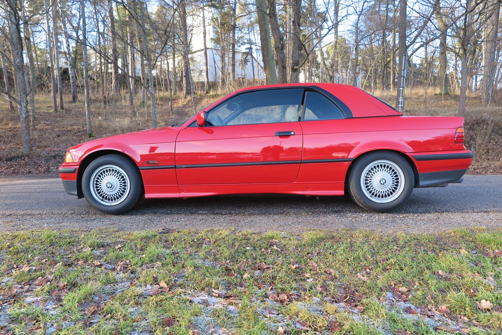 Exteriörbild på 1994 BMW 325iA Convertible