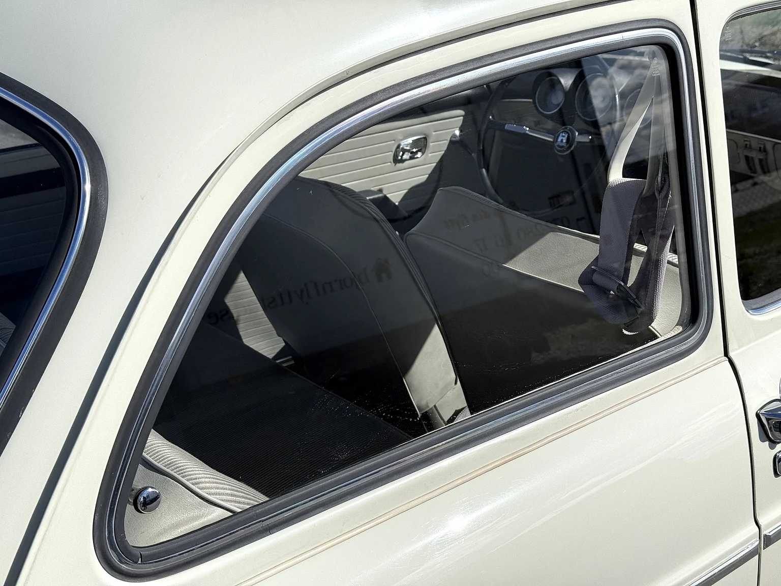 Aussenfoto 1965 Volkswagen 1500 Limousine 311 Notchback (28)