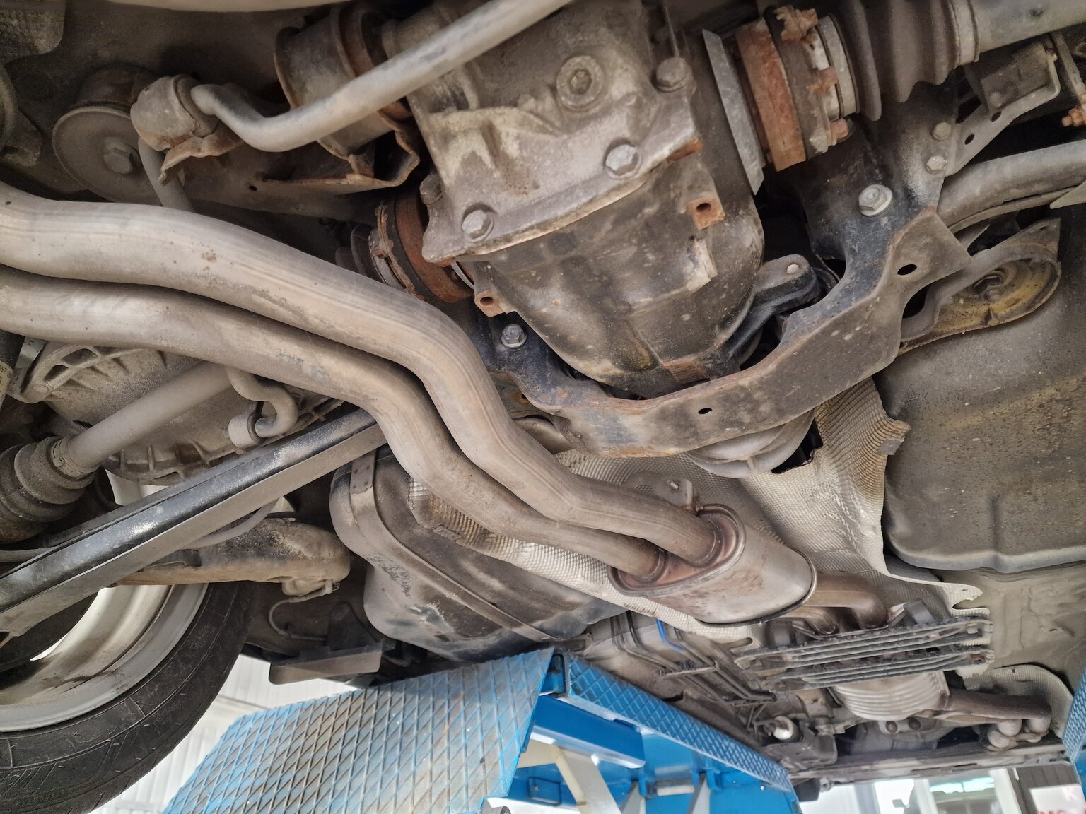 Image of 2002 BMW 320Ci mechanics