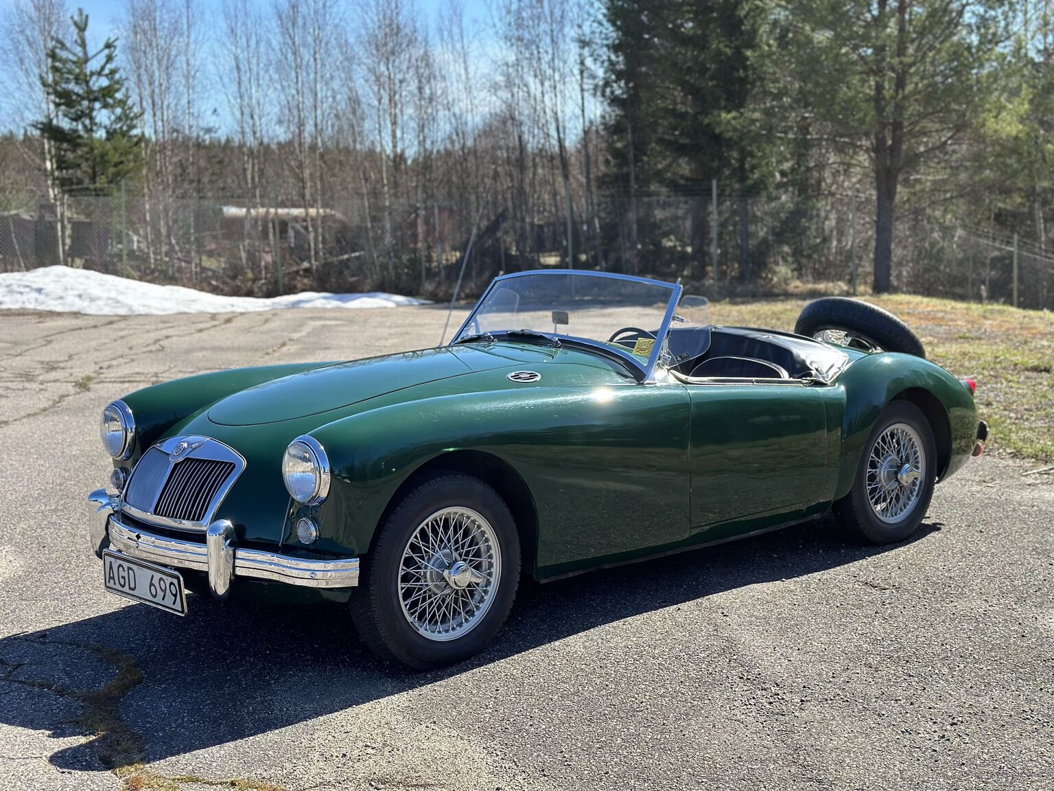 Exterior image of 1957 MGA Roadster (9)