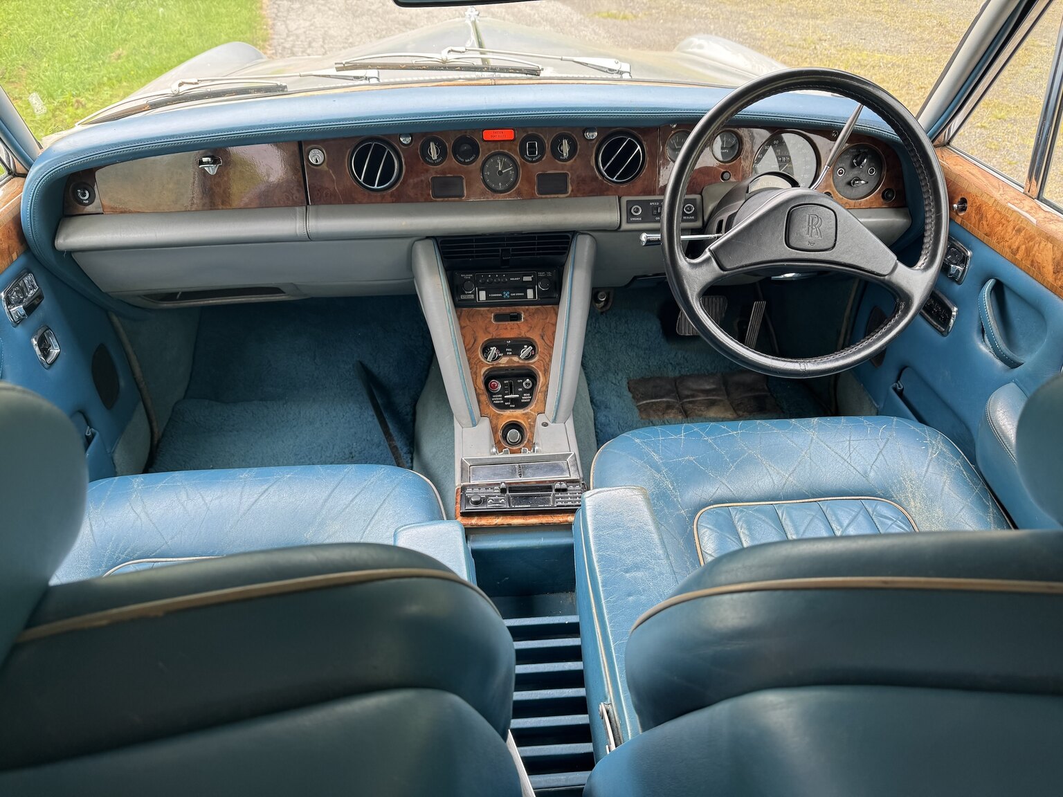 Interior image of 1976 Rolls-Royce Silver Shadow