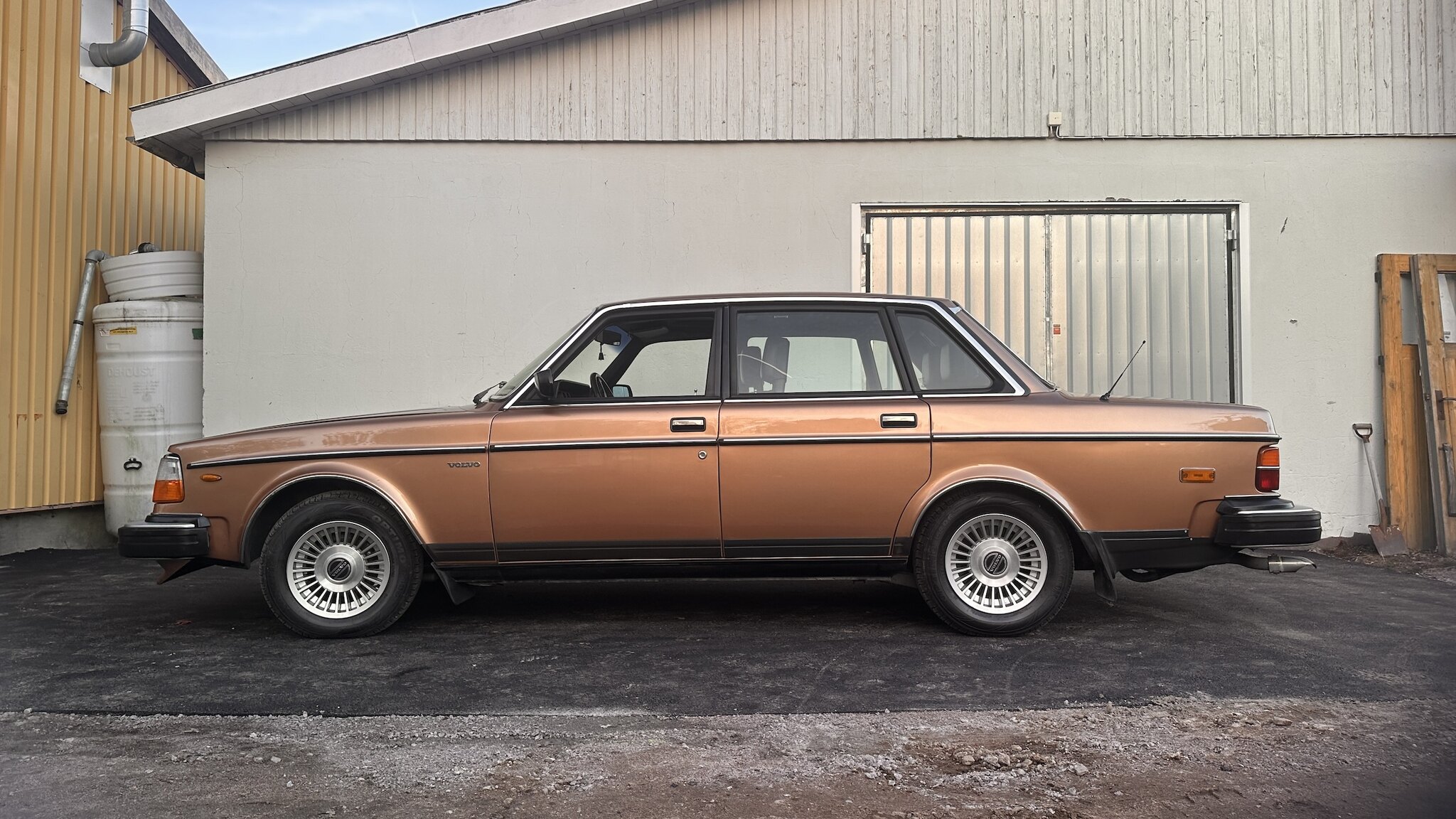 Exteriörbild på 1981 Volvo 244 GLE D6