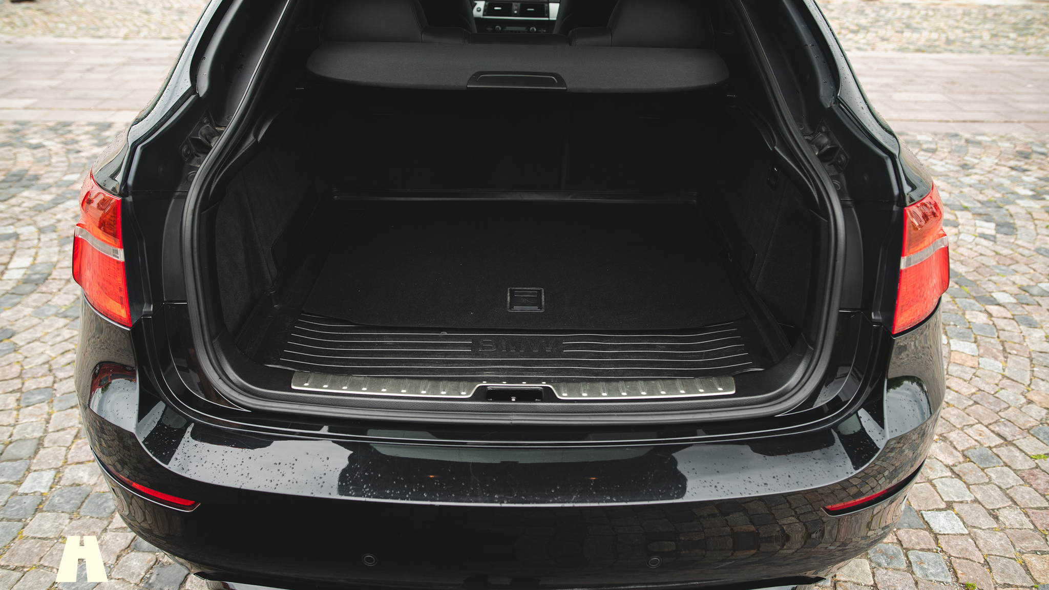 Innenraumfoto von 2010 BMW X6 M Ferrita 555HK (67)