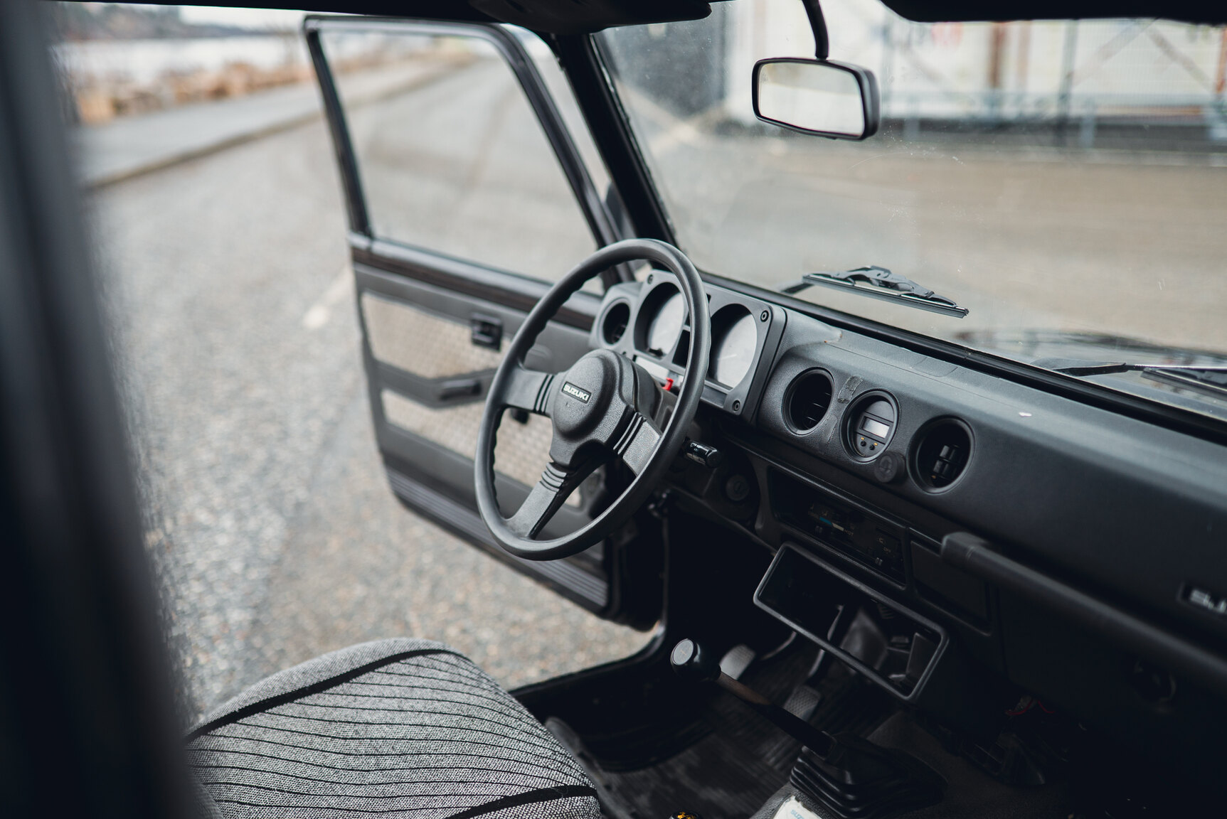 Interiörbild 1987 SUZUKI SJ 413 W Samurai 