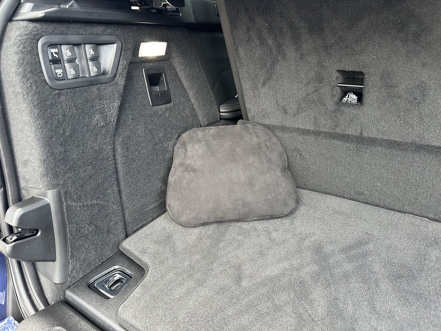 Interior image of 2022 ALPINA XB7