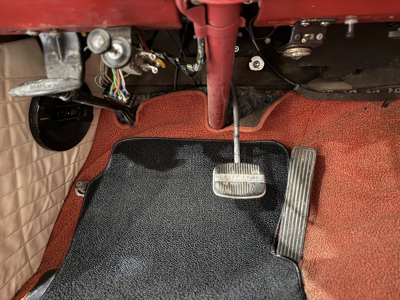 Innenraumfoto von 1956 Ford Fairlane Sunliner V8 5.1 (29)