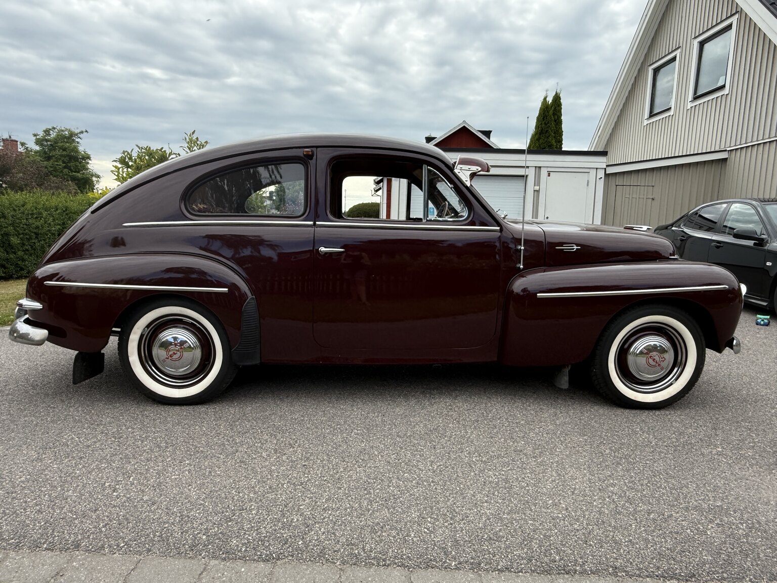 Exterior image of 1953 Volvo PV 444 ES