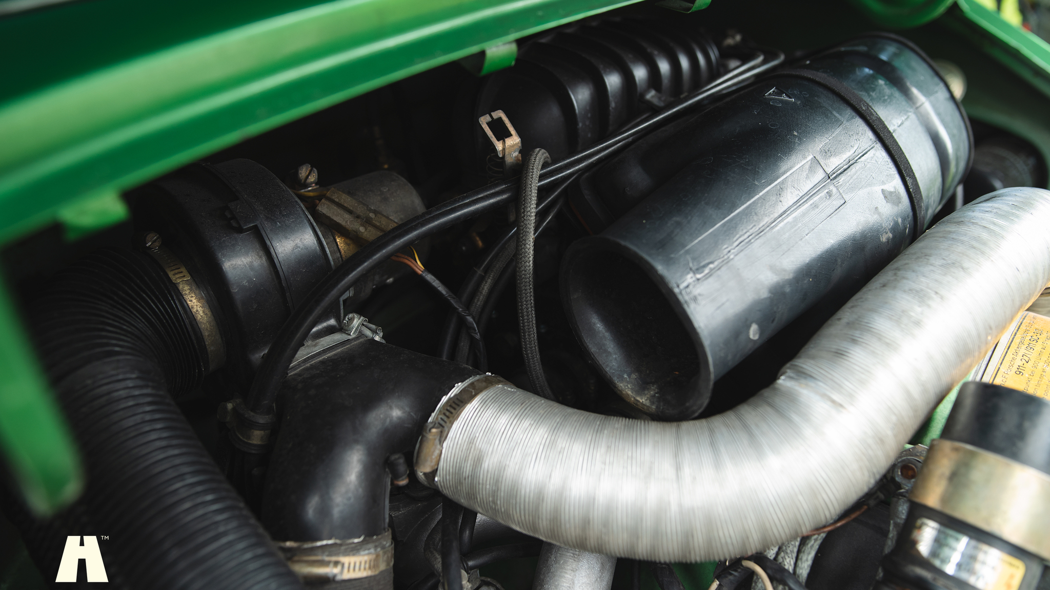 Image of 1976 Porsche 911 Targa mechanics