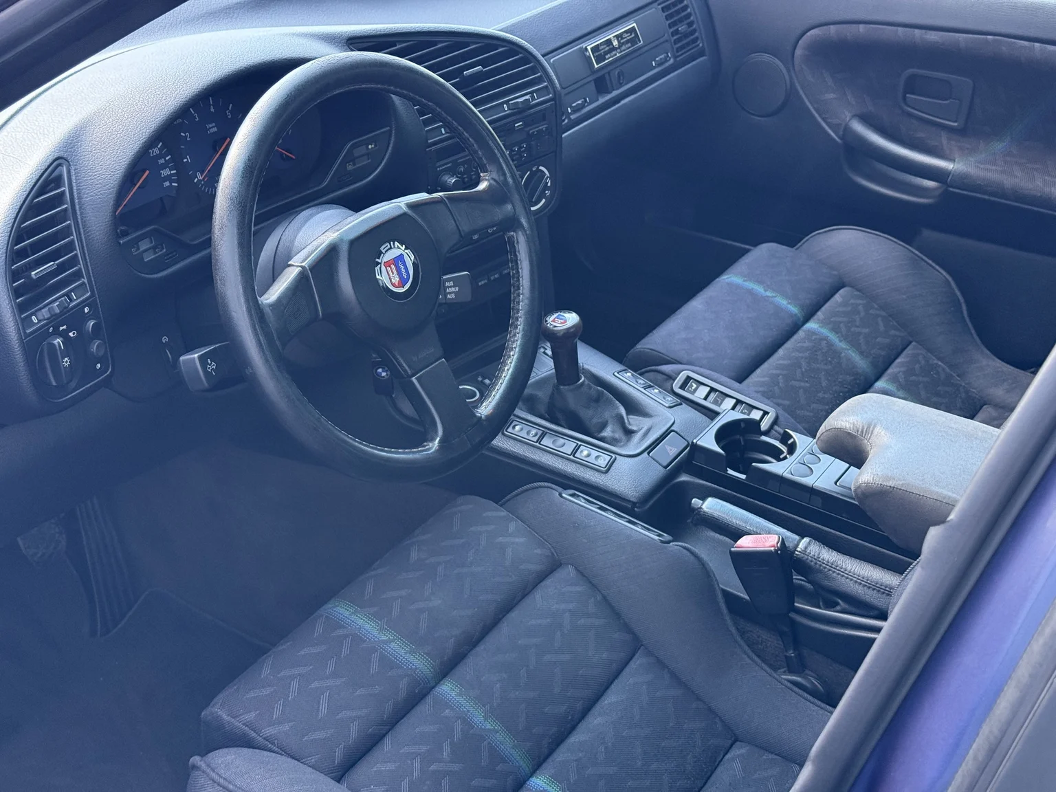Interior image of 1993 ALPINA B6 2.8 (1)