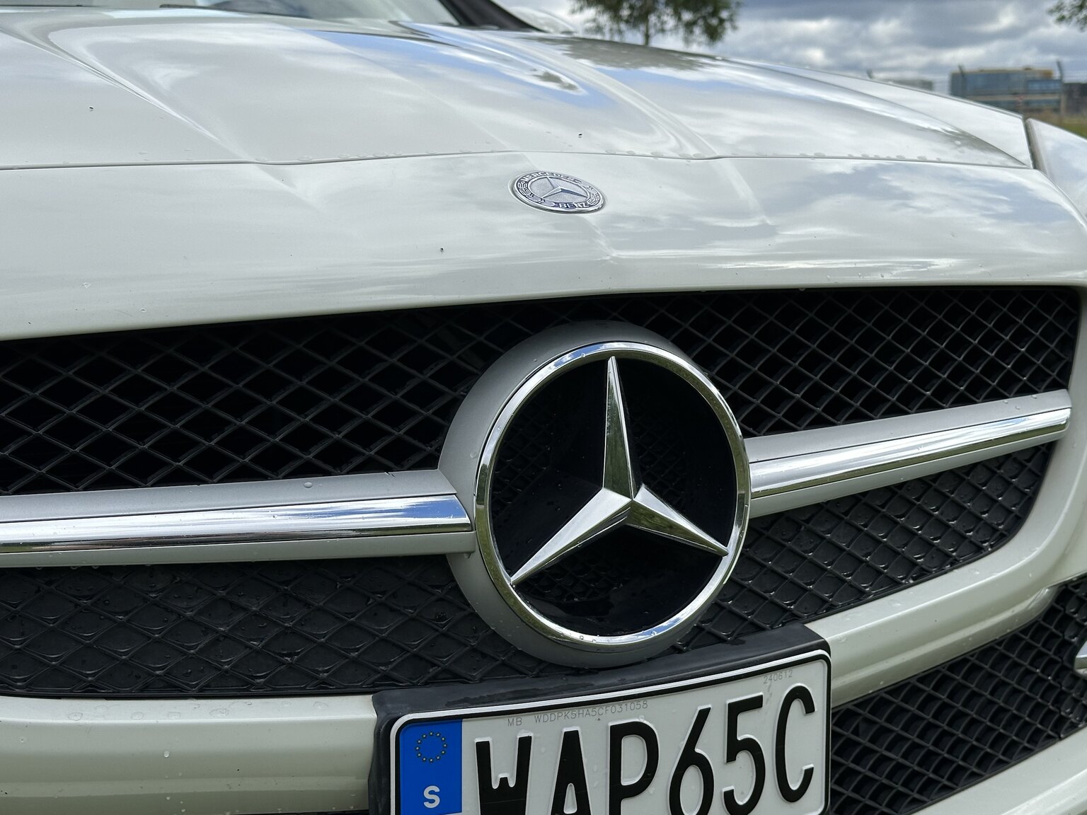 Exterior image of 2012 Mercedes-Benz SLK 350