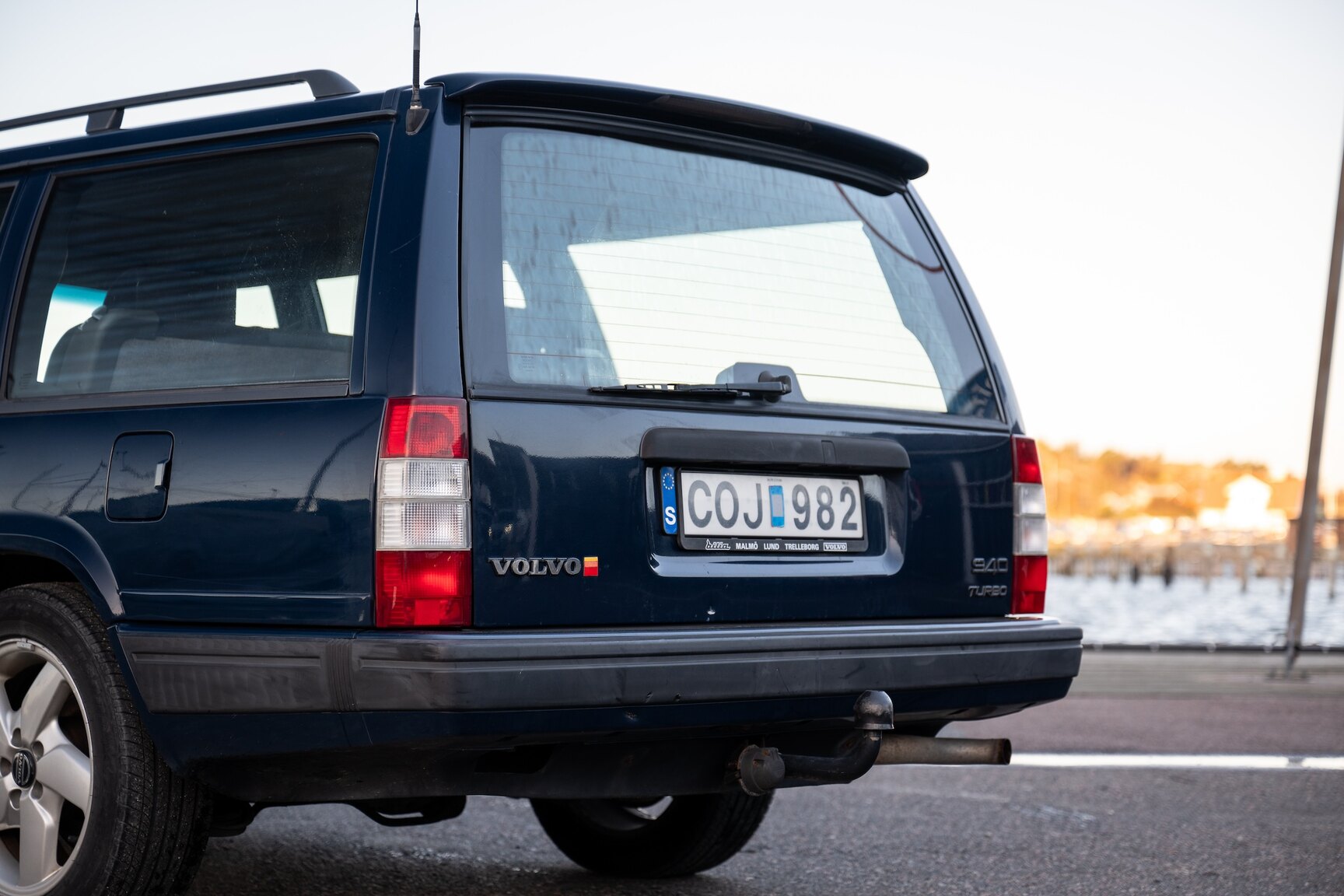 Exterior image of 1998 Volvo 940 Turbo