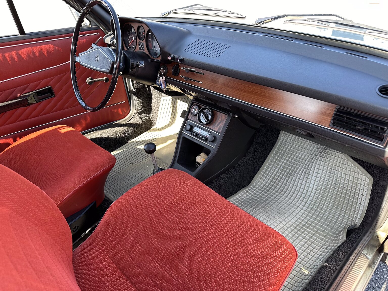 Interiörbild 1974 Volkswagen Passat Two Door