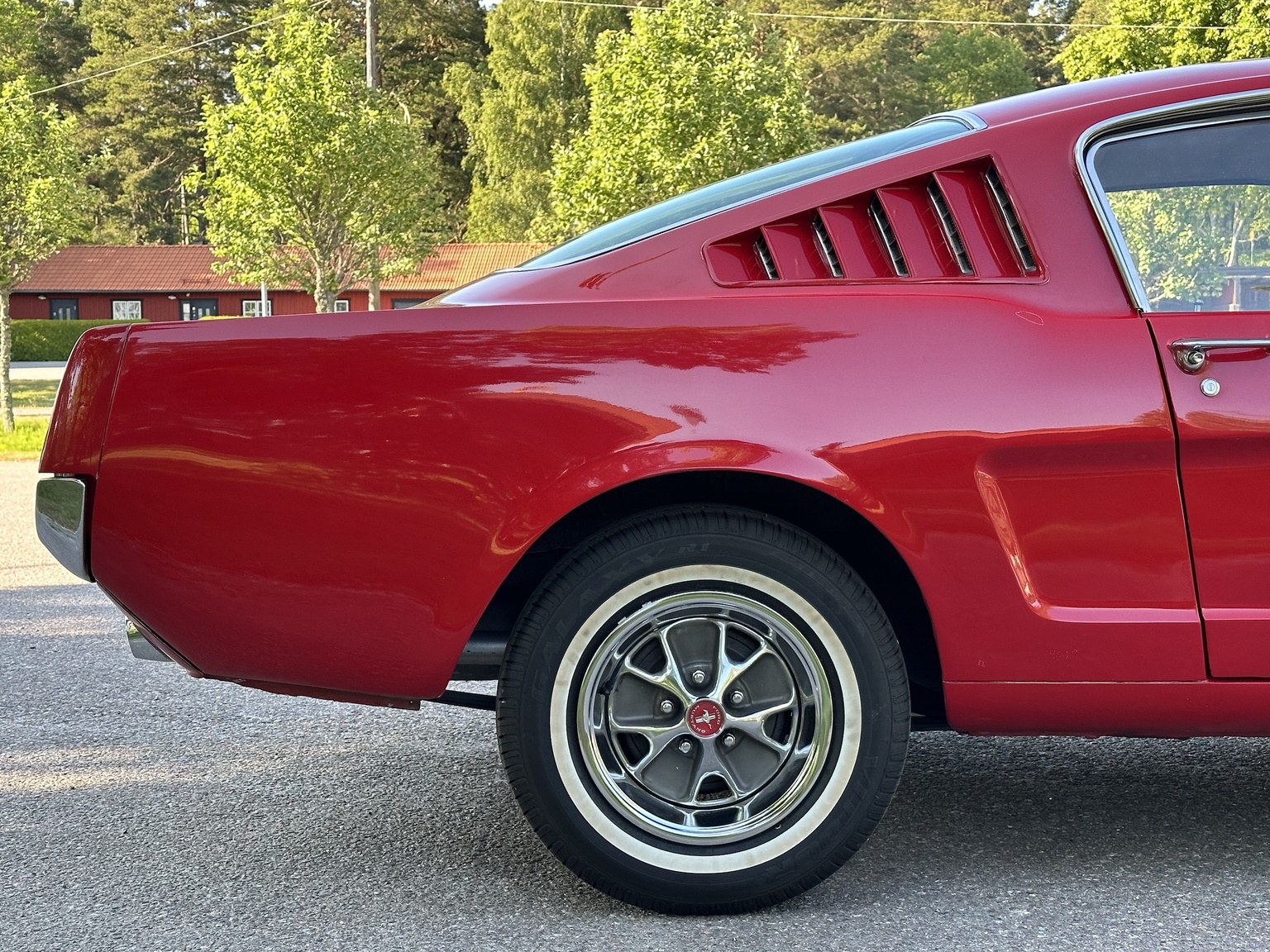 Exterior image of 1965 Ford Mustang 289 Fastback