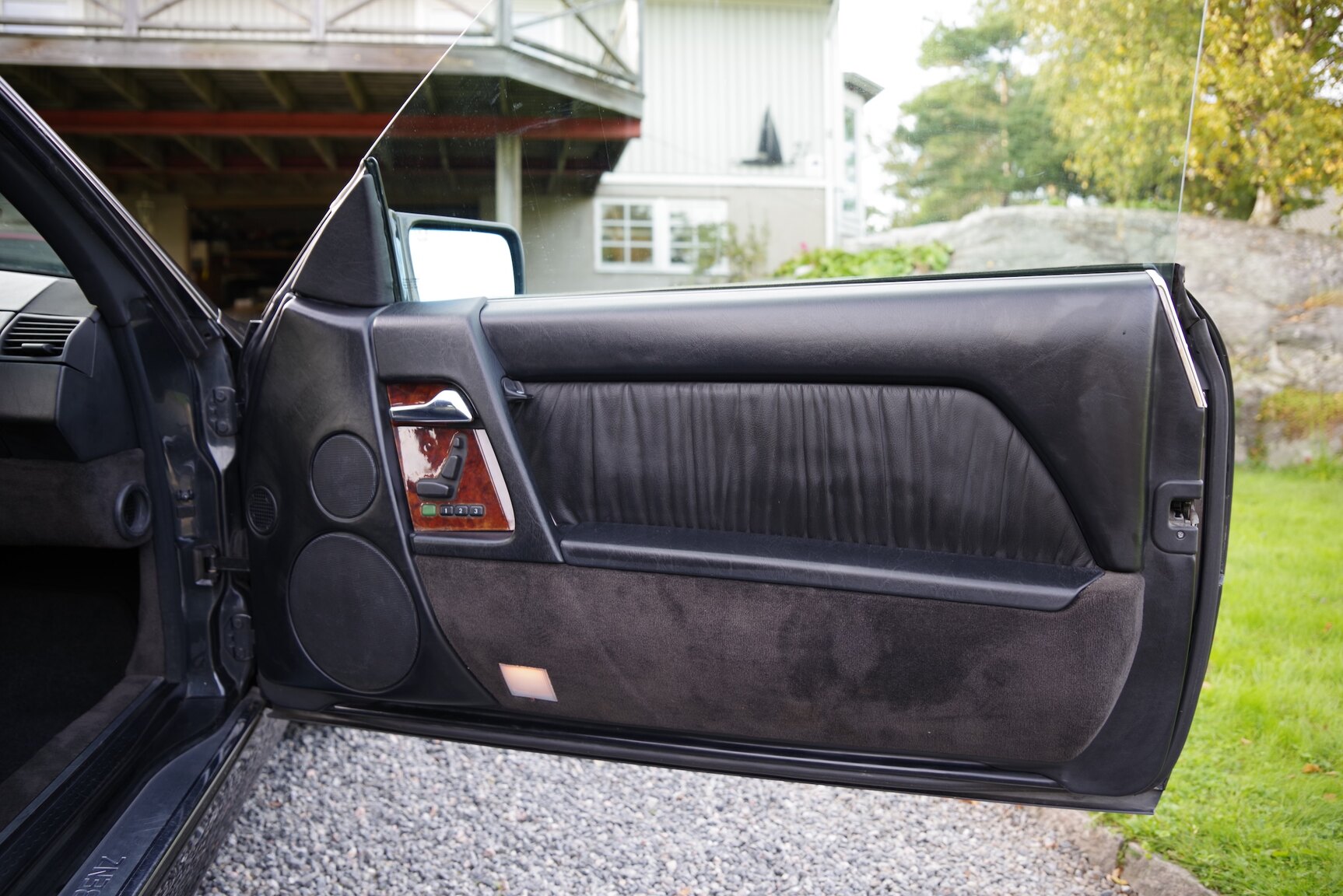 Interior image of 1992 Mercedes-Benz 300 SL-24