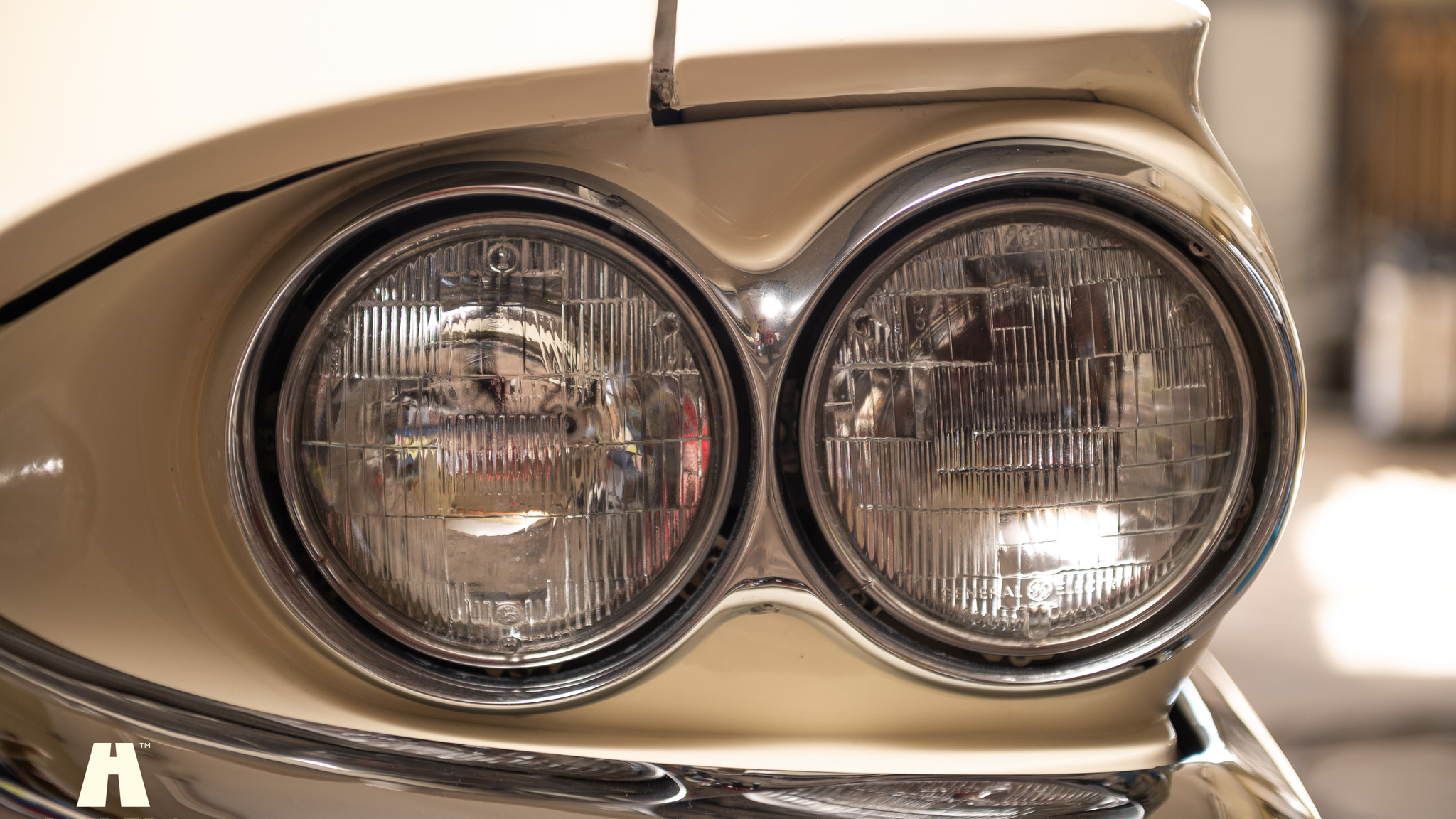 Exterior image of 1964 Ford Thunderbird 6.4 HT (33)