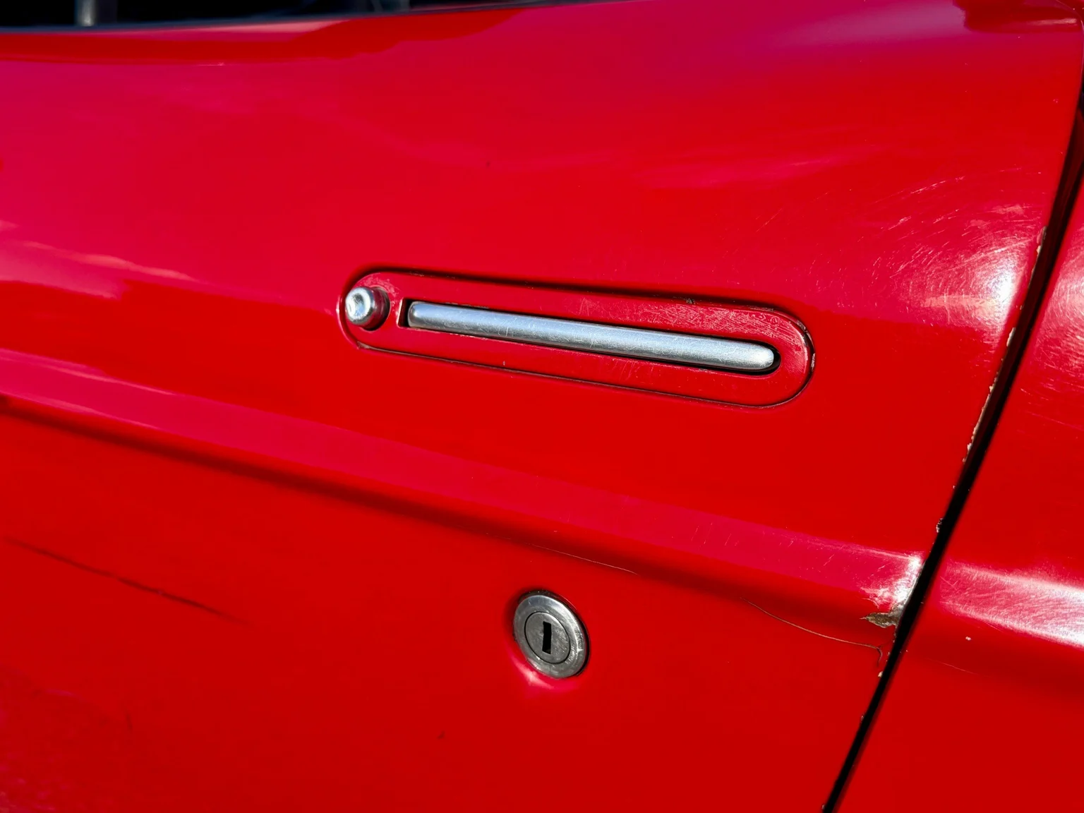 Exterior image of 1999 Fiat Barchetta cab. (42)