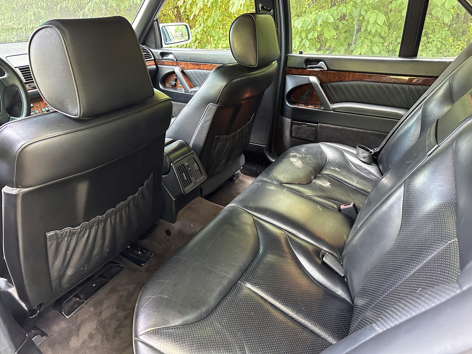 Innenraumfoto von 1992 Mercedes 300 SE (22)