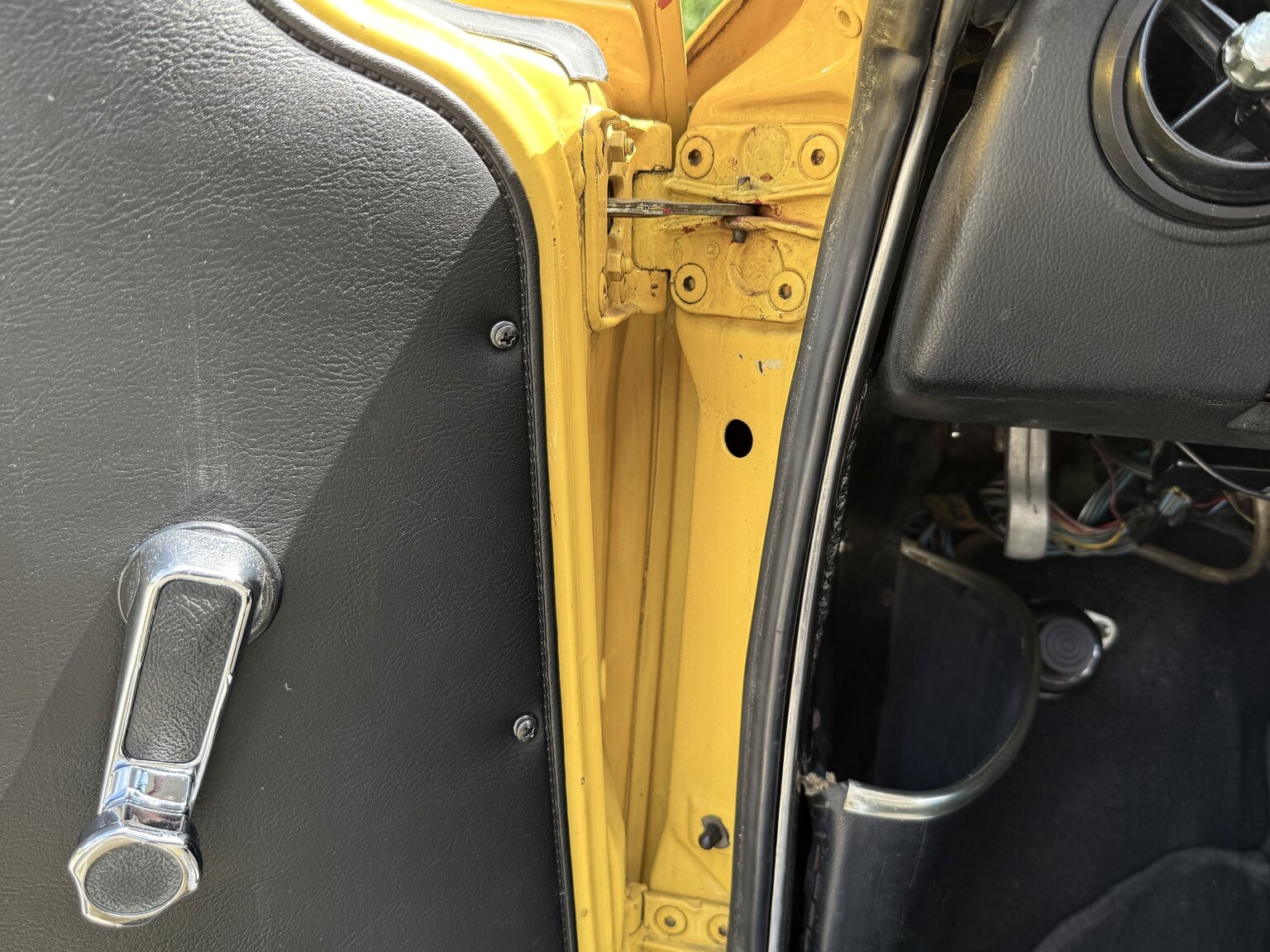 Interior image of 1974 Alfa Romeo GT 1600 Junior