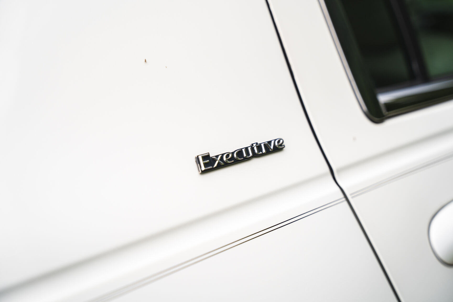 Exterior image of 2003 Lincoln Town Car
