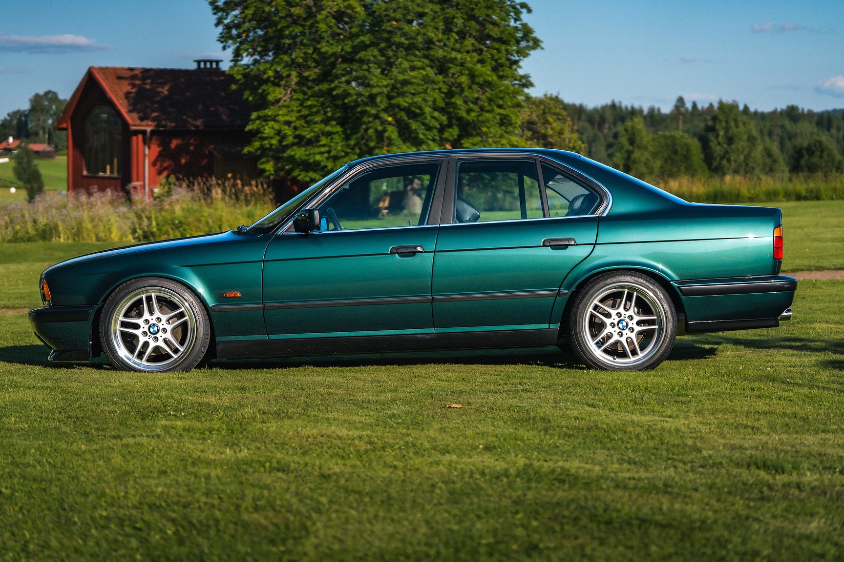 Exterior image of 1993 BMW 525 tds "No Reserve Auction"