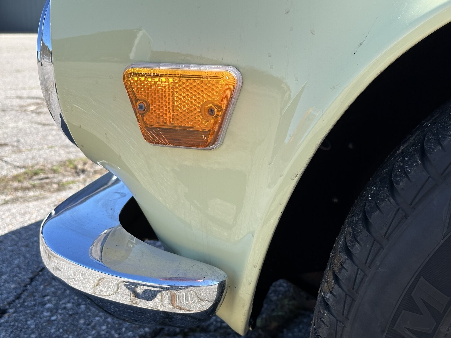 Exteriörbild på 1971 Triumph TR6 (49)