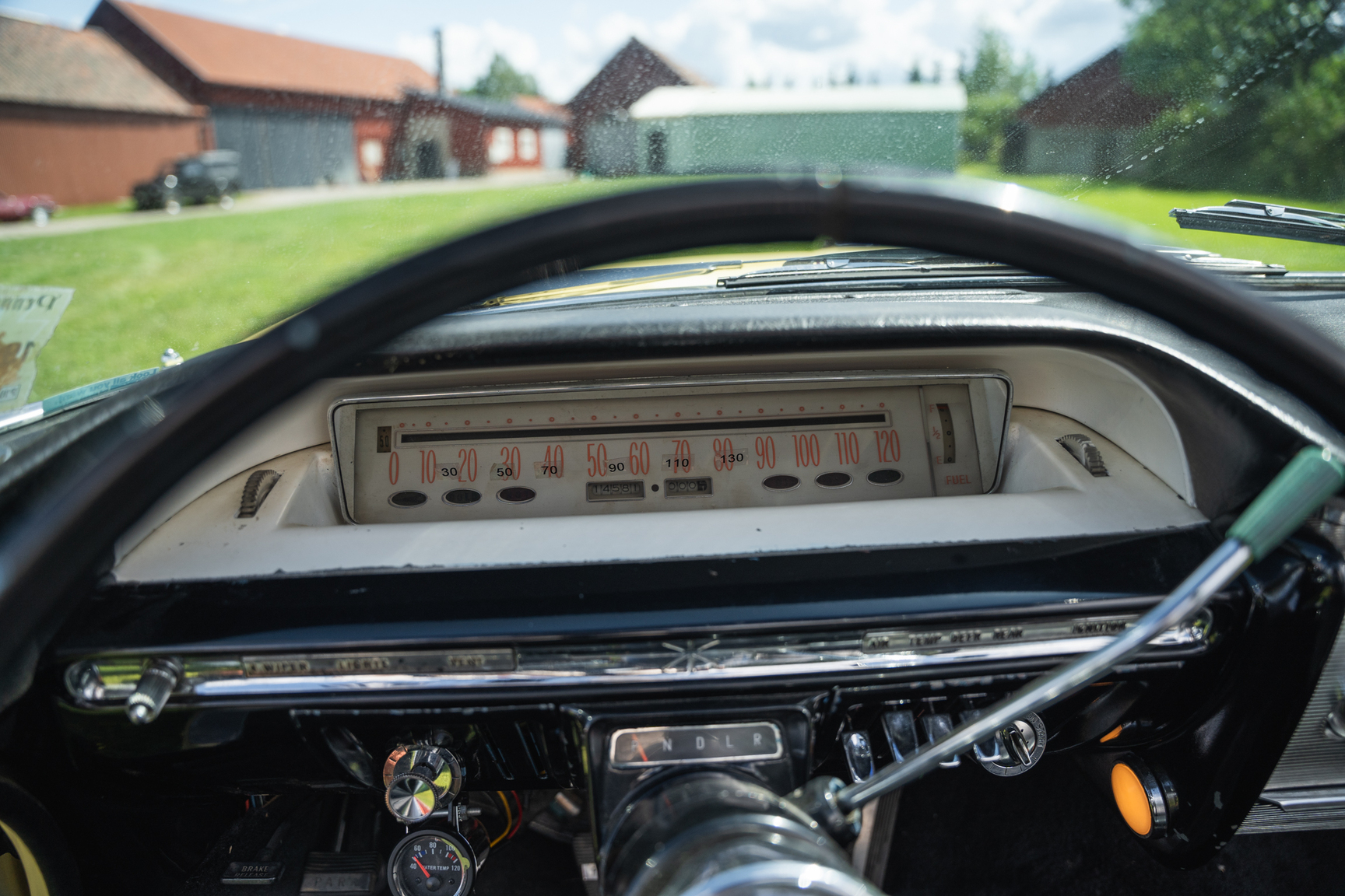 Innenraumfoto von 1961 Buick Electra 225 cab