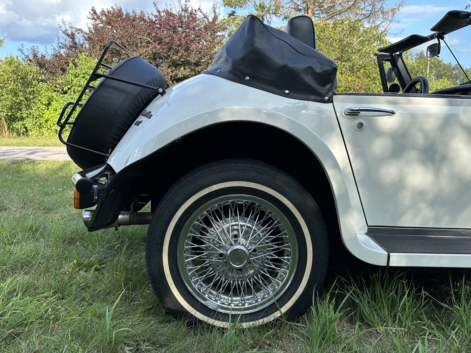 Exteriörbild på 1988 Panther Kallista