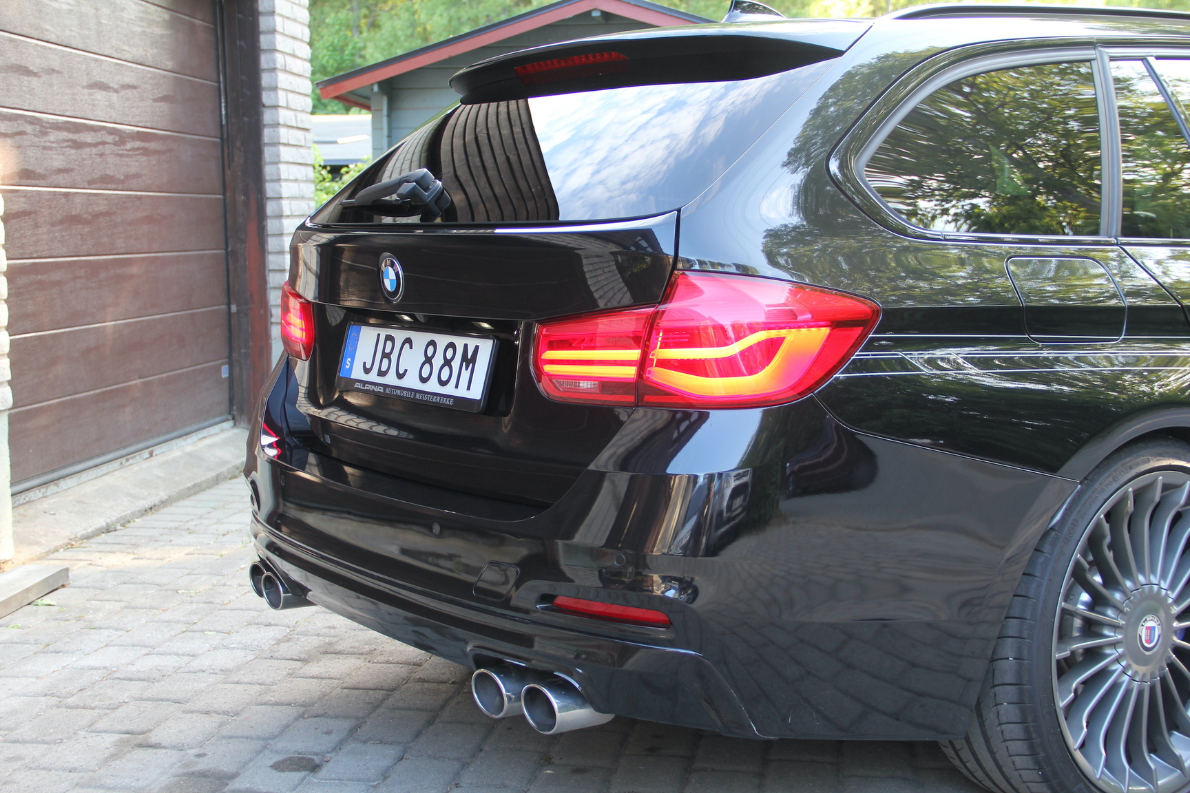 Exteriörbild på 2017 Alpina D3 Bi-Turbo Allrad