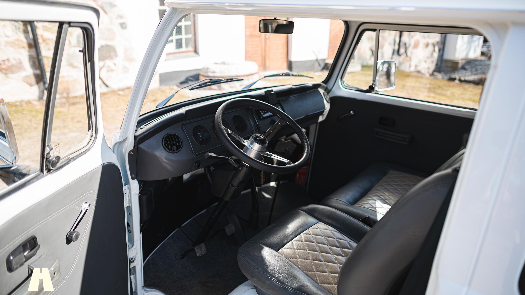 Interior image of 1999 Volkswagen T2 