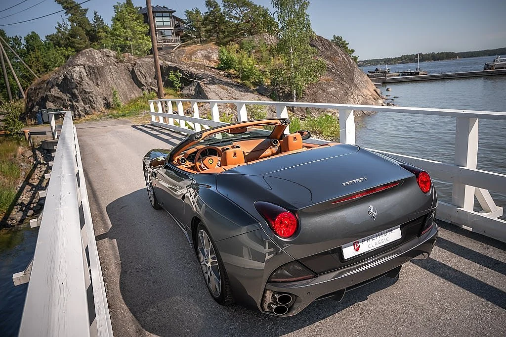 Bild von 2010 Ferrari California (6)