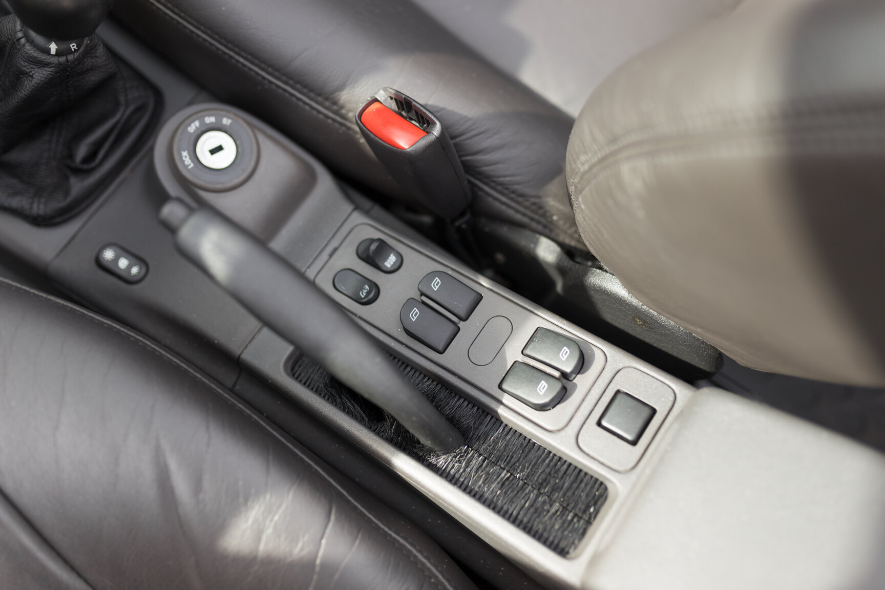 Interior image of 1998 Saab 9-3 SE 2.0T Convertible