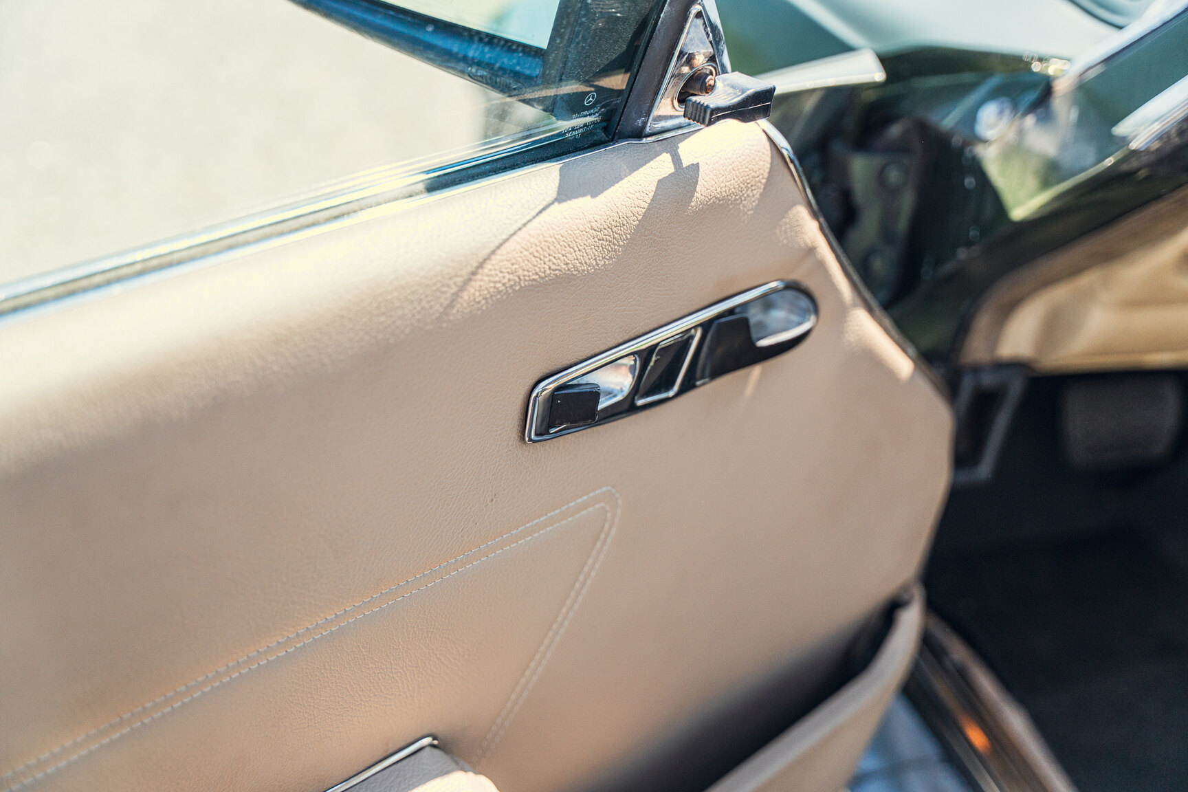 Interiörbild 1976 Mercedes-Benz 450 SLC (13)