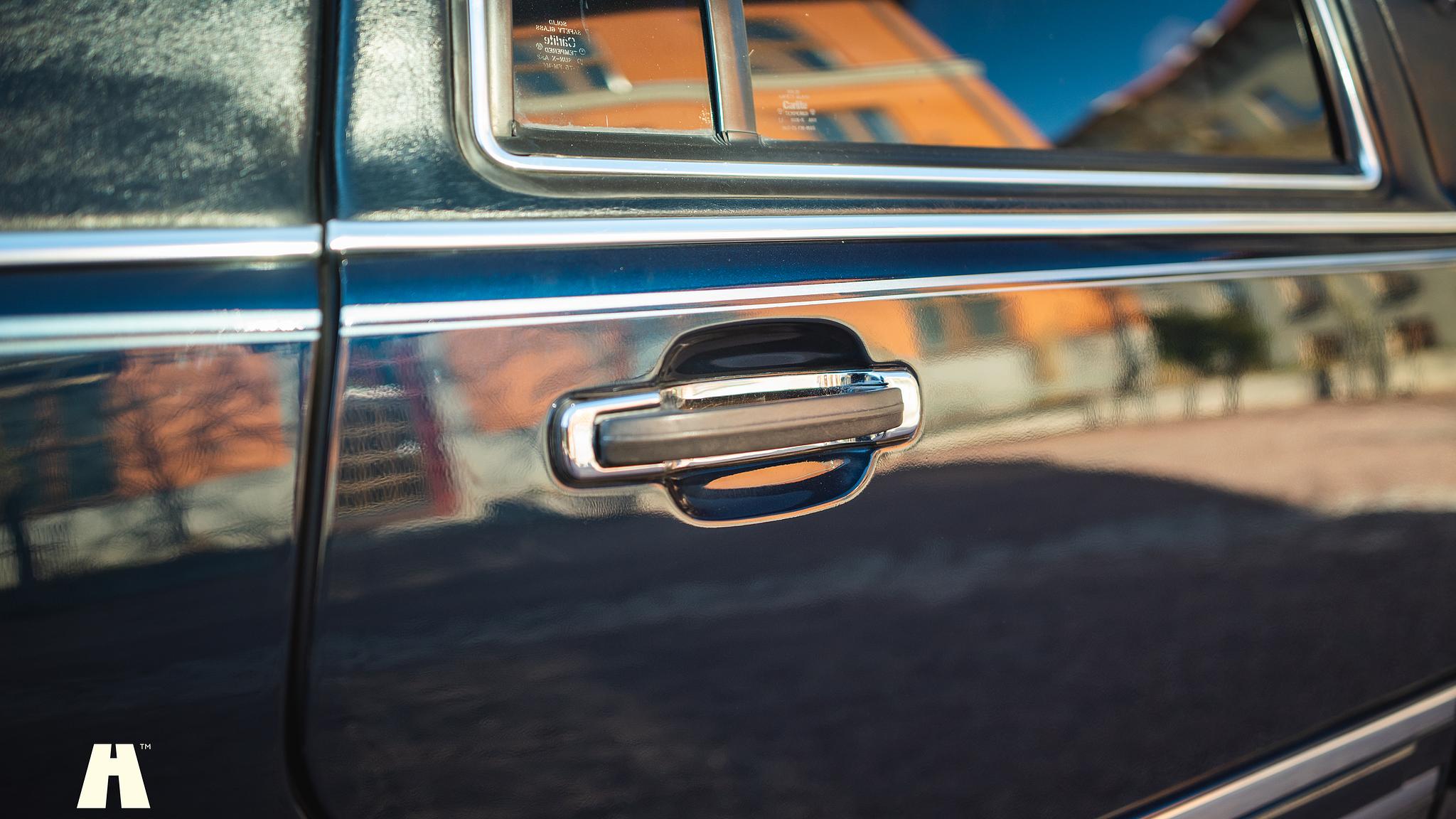 Exteriörbild på 1992 Lincoln Town Car Limousine 