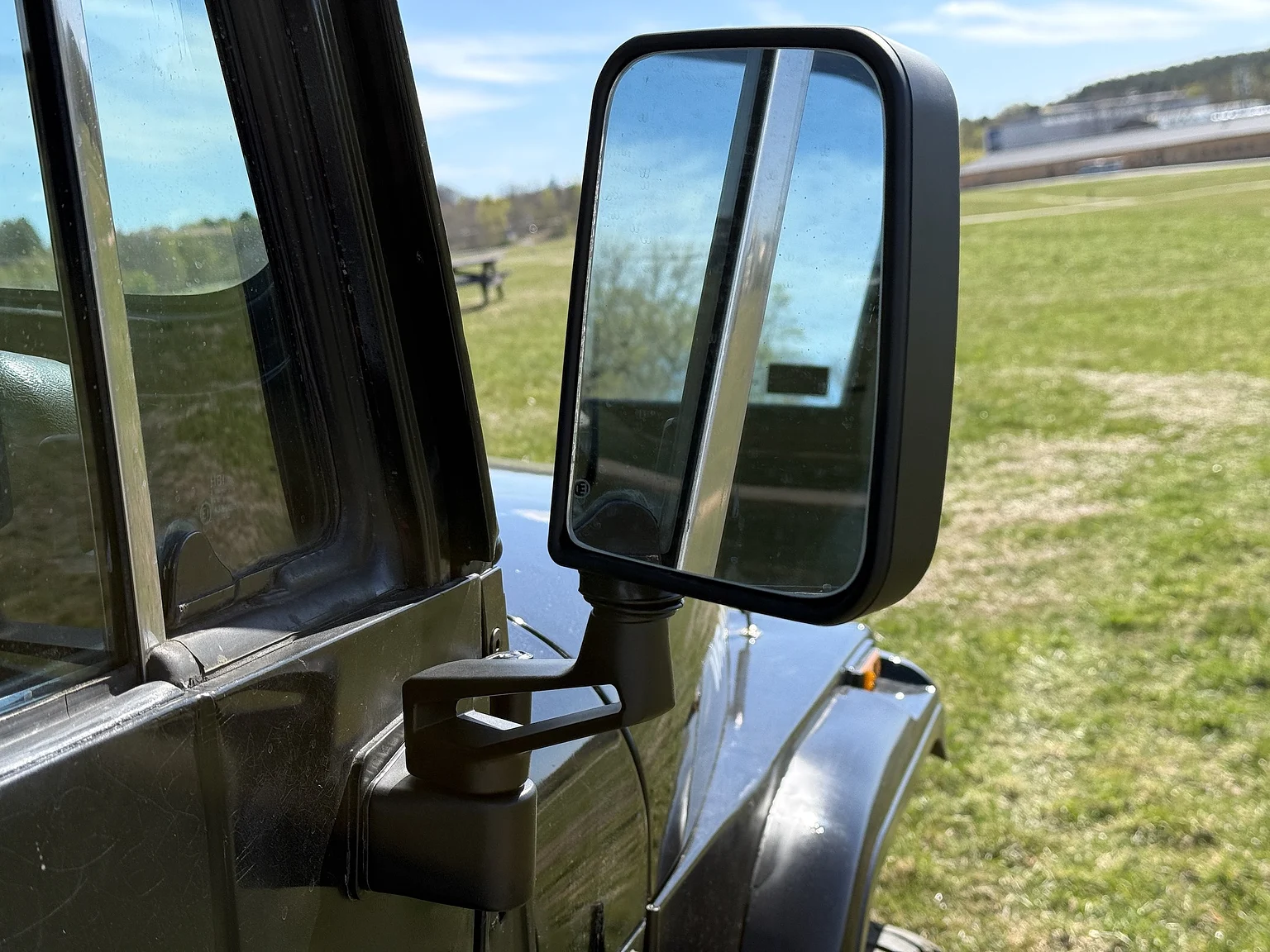 Exterior image of 1990 Jeep Wrangler Islander (37)