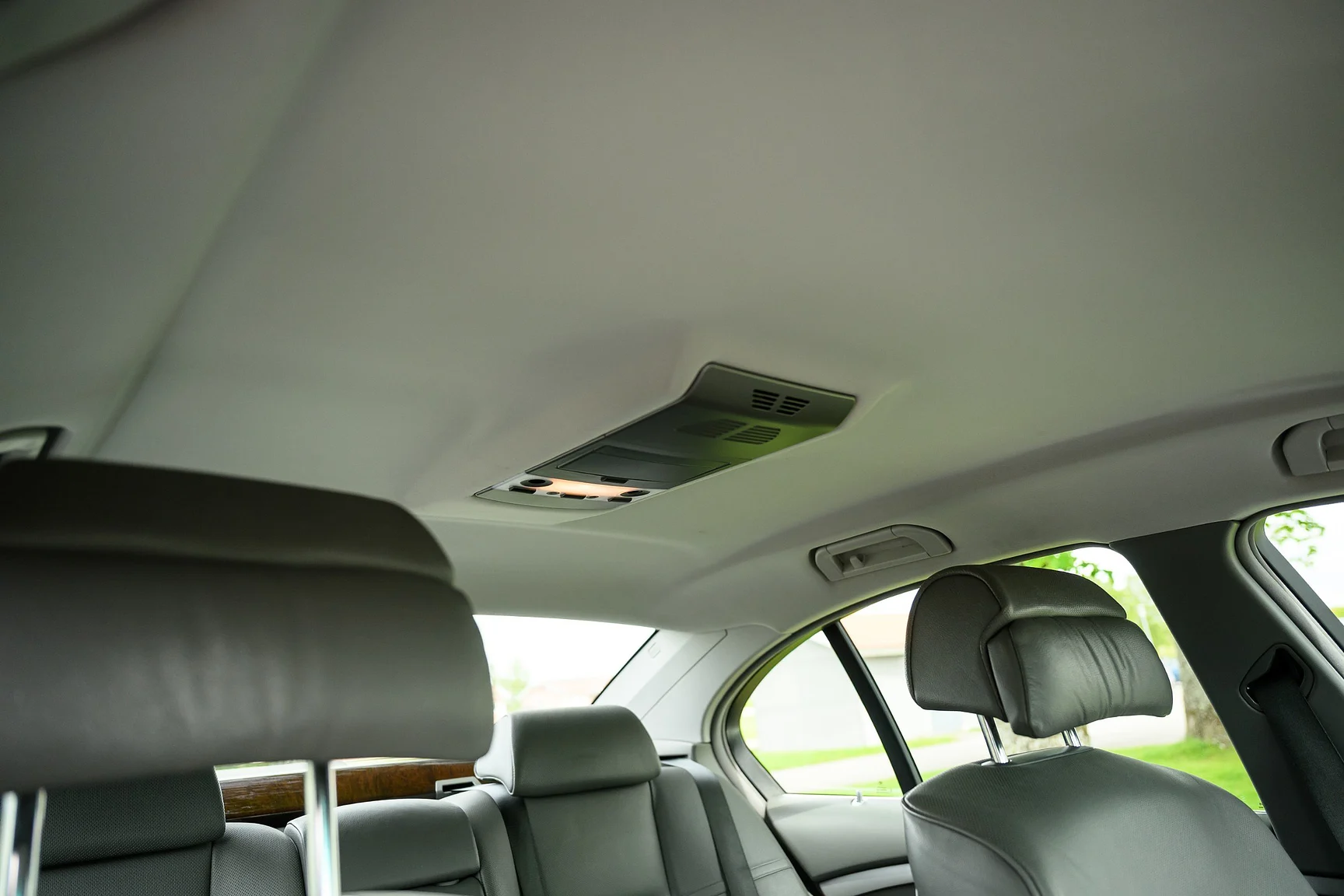Interior image of 2001 BMW 745i (60)