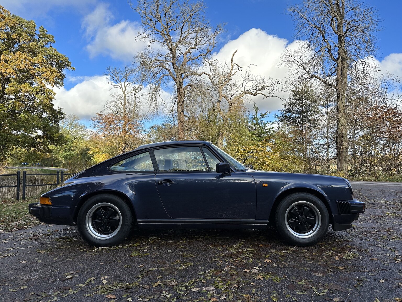 Exterior image of 1986 Porsche 911 Carrera 3.2