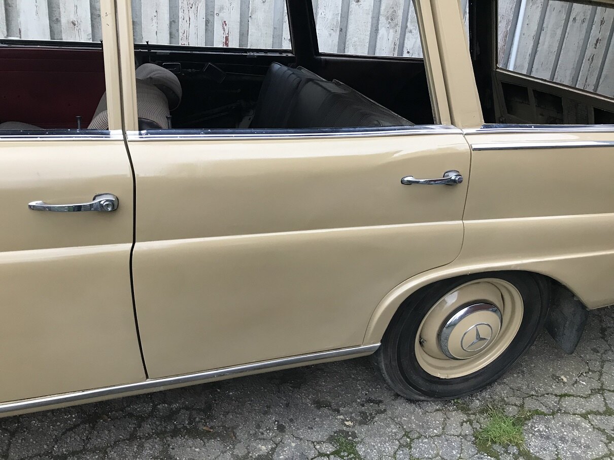 Exterior image of 1965 Mercedes Benz 190 DC Safari