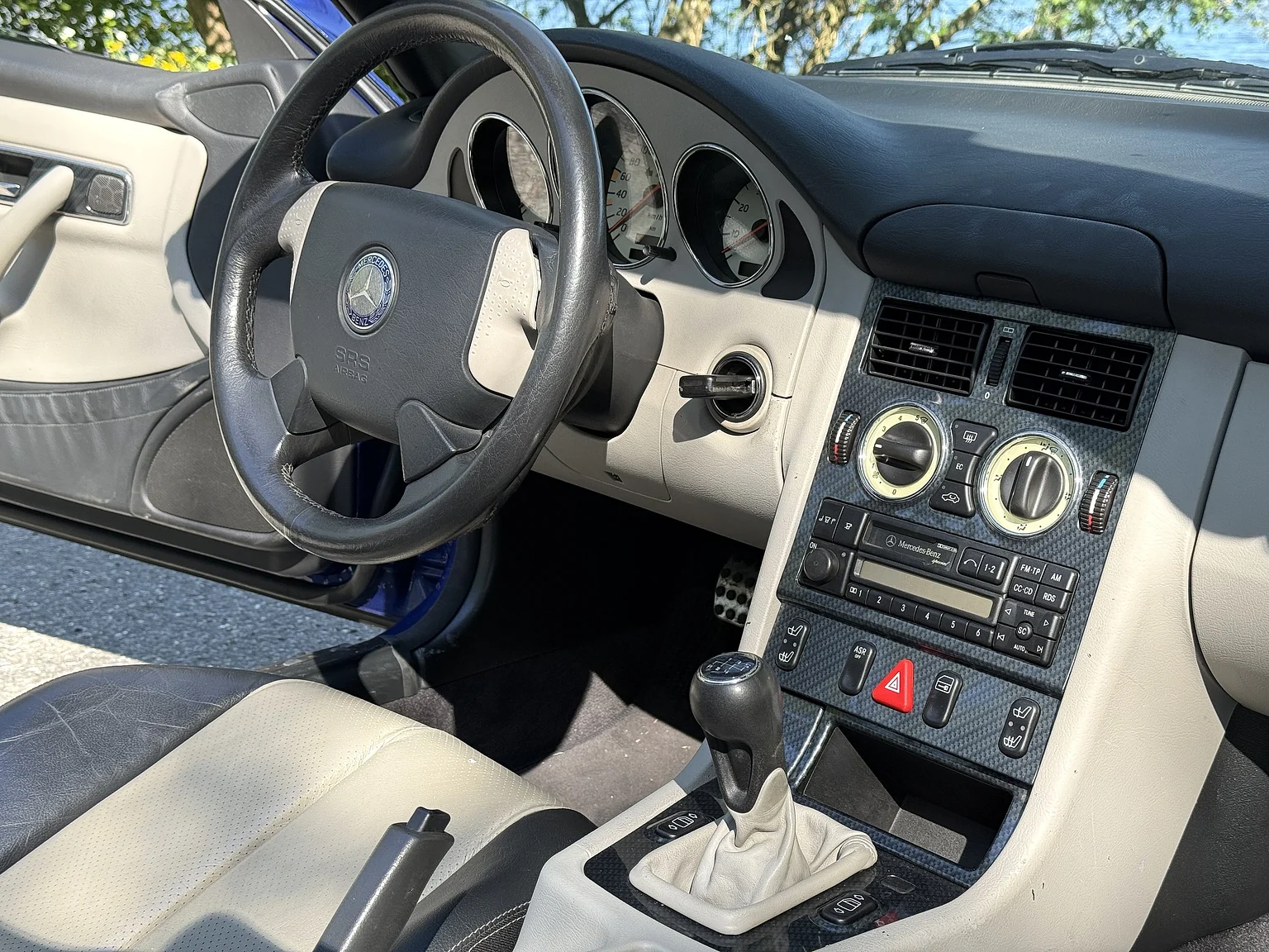 Innenraumfoto von 1997 Mercedes-Benz 230 SLK (36)